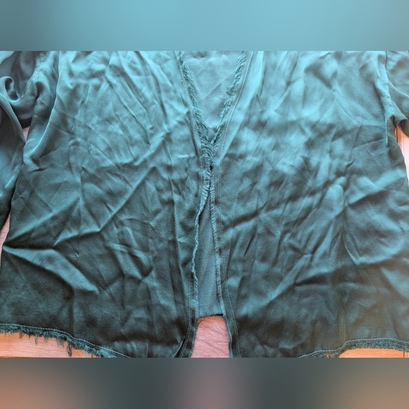 Brand Bazar Emerald Green Silk Fringe Open Front Roll-Tab Lightweight Cardigan - Picture 8 of 11
